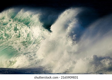 Large Ocean Wave Crashing With Water Spray, Garden Route National Park