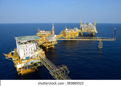 Large Offshore Oil Rig Night Twilight Stock Photo 139825444 | Shutterstock