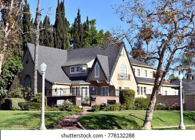  A Large Old Mansion With A Well-kept Garden And A Courtyard. Los Angeles, California.