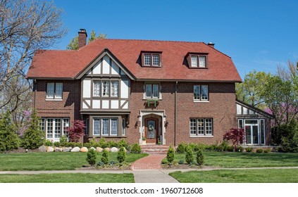 94 Curved porch roof Images, Stock Photos & Vectors | Shutterstock