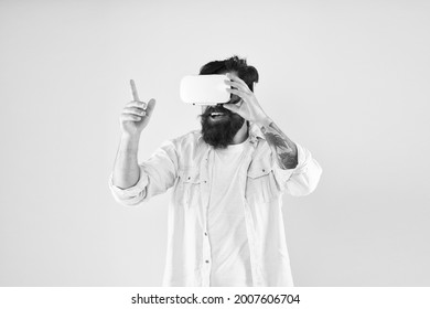 Large Selection Of Compatible Apps. Vr Concept. Buy Vr Device. Eye Tracking. Digital Future And Innovation. Developing Technologies. Testing Software. Bearded Man Yellow Background Vr Glasses