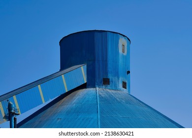 Large Steel Pipe Cement Factory With Blue Roof