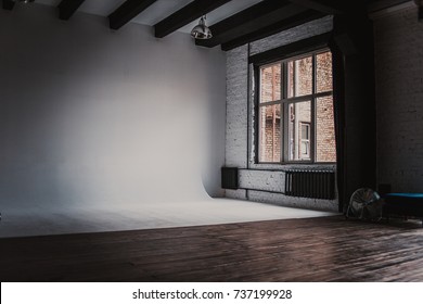 Large Studio Space  White Cyclorama And Natural Light From Large Windows. Loft