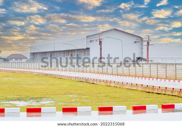Large\
warehouses, industrial factories for storing\
goods