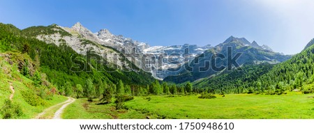 Large waterfall in the Cirque de Gavarnie, Pyrenees National Park, France Stock foto © 