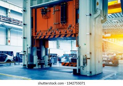 Large-scale automobile manufacturing and production of stamping lathes in stamping workshops