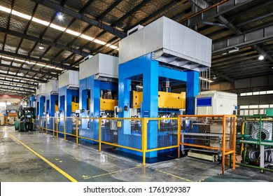Large-scale industrial factory production machine assembly line