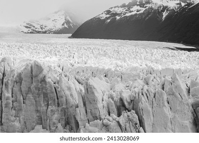 The largest glacier that does not retreat