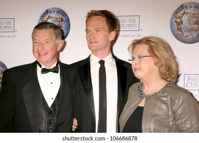 Larry Jones With Neil Patrick Harris And Frances Jones  At The 2008 World Magic Awards. Barker Hanger, Santa Monica, CA. 10-11-08