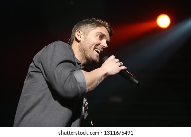 LAS VEGAS - APR 1: Brett Young Performs At The Joint On April 1, 2017 In Las Vegas, Nevada. 