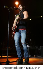 LAS VEGAS - APR 1: Kip Moore Performs At The Joint On April 1, 2017 In Las Vegas, Nevada. 