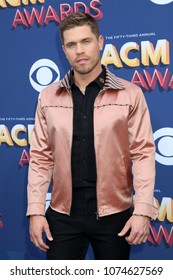 LAS VEGAS - APR 15:  Dustin Lynch at the Academy of Country Music Awards 2018 at MGM Grand Garden Arena on April 15, 2018 in Las Vegas, NV
