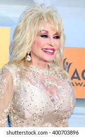 LAS VEGAS - APR 3:  Dolly Parton at the 51st Academy of Country Music Awards Arrivals at the Four Seasons Hotel on April 3, 2016 in Las Vegas, NV