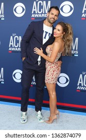 LAS VEGAS - APR 7:  Eric Decker, Jessie James Decker At The 54th Academy Of Country Music Awards At The MGM Grand Garden Arena On April 7, 2019 In Las Vegas, NV