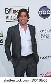 LAS VEGAS - MAY 20: Mike Fisher At The 2012 Billboard Music Awards Held At The MGM Grand Garden Arena On May 20, 2012 In Las Vegas, Nevada