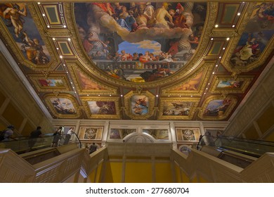 Imagenes Fotos De Stock Y Vectores Sobre Las Vegas Ceiling