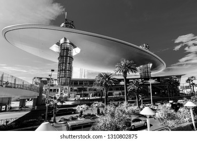 LAS VEGAS, NEVADA - APRIL 11, 2011: Fashion Show Mall Placed At Strip On April 11, 2011 In Las Vegas, Nevada. One Of The Largest Malls In The World With More Than 250 Stores
