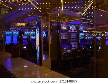 LAS VEGAS, Nevada / USA  - April 17, 2020: The City Of Las Vegas Is Empty During The COVID-19 Pandemic.  All The Casinos, Restaurants, And Bars Are Closed On The Famous Las Vegas Strip.