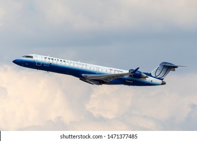 Bombardier Regional Jet Images Stock Photos Vectors