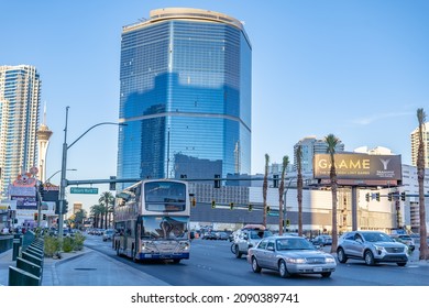 Las Vegas, NV - November 25,2021: View Of The Deuce Bus Public Transit Along Las Vegas Boulevard.