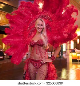LAS VEGAS, NV, SEPTEMBER 13: New-York New-York Casino waiter women - Las Vegas, Unites States. Nevada. 2012