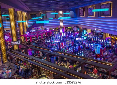 inside planet hollywood las vegas casino area