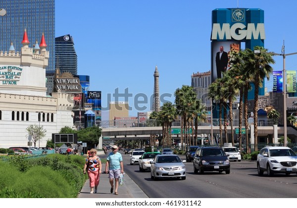 LAS VEGAS, USA - APRIL 14,\
2014: Car traffic in Las Vegas, Nevada. Nevada has one of lowest\
car ownership rates in the USA (500 vehicles per 1000\
people).