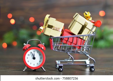 Last minute Christmas shopping - Shutterstock ID 758807236