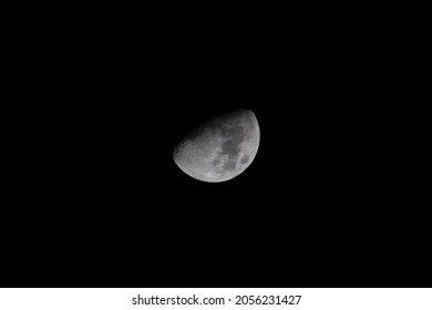 Last Quarter Of The Moon, Clear Sky Night Clear View