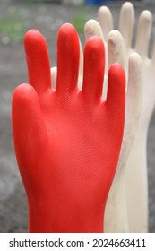 Latex Gloves Commonly Used By Factory Workers