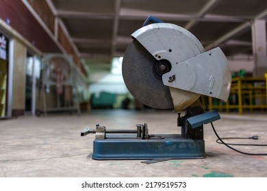 Lathe In The Factory, There Are No People.