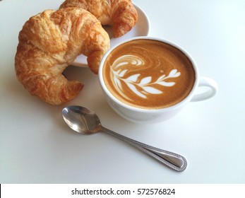 Croissant Cafe Con Leche Images Stock Photos Vectors Shutterstock