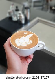 Latte Art Swan In White Glass.