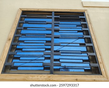 A latte window is a small, convenient serving spot commonly found in cafes or coffee shops, designed for customers to quickly order and pick up their drinks. Typically, it has a sleek, modern design w