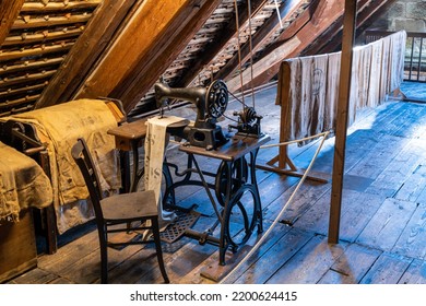 Lauf, Bayern - 2022-09-03: Bag Sewing Machine In The Historic Rye Mill In 