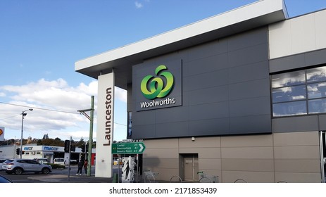 Launceston, Tasmania - Jun 22: Building View Of Woolworths Supermarkets With Blue Sky Background. Popular Australian Supermarket Grocery Store. Located At CBD Wellington St