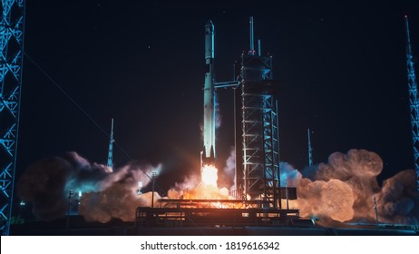 Launch Pad Complex: Successful Rocket Launching With Crew On A Space Exploration Mission. Flying Spaceship Blasts Flames And Smoke On A Take-Off. Humanity In Space, Conquering Universe