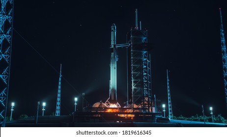 Launch Pad Complex: Successful Rocket Launching With Crew On A Space Exploration Mission. Flying Spaceship Blasts Flames And Smoke On A Take-Off. Humanity In Space, Conquering Universe