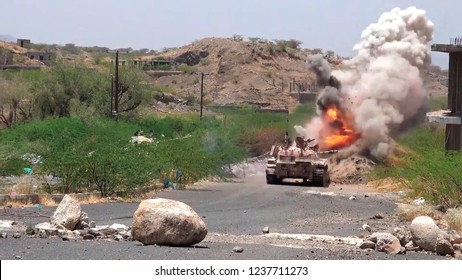 Launch Of Tank Artillery - Yemen War
Yemen - Taiz
2018-4-10
