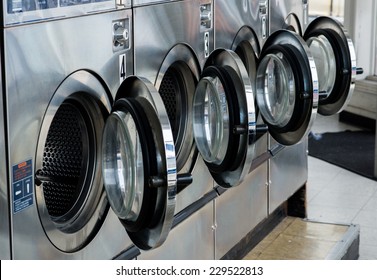 14,128 Industrial Laundry Equipment Images, Stock Photos & Vectors ...