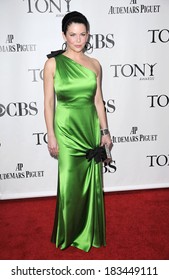 Lauren Graham At 63rd Annual Tony Awards - ARRIVALS, Radio City Music Hall, New York, NY June 7, 2009 