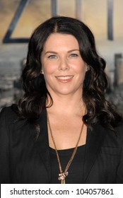 Lauren Graham At The Premiere Of '2012,