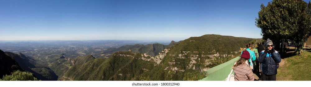 Lauro Müller : Santa Catarina: Brazil, May 30, 2013, View From The Top Of The Serra Do Rio Do Rastro Viewpoint.