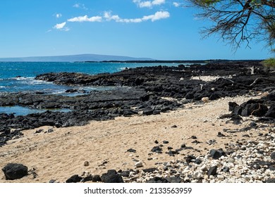 Lava Field And Pacific Ocean At La Perouse Bay In Southern Maui 