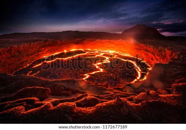 エルタエール火山の溶岩湖 エチオピア ダナキル不況 の写真素材 今すぐ編集