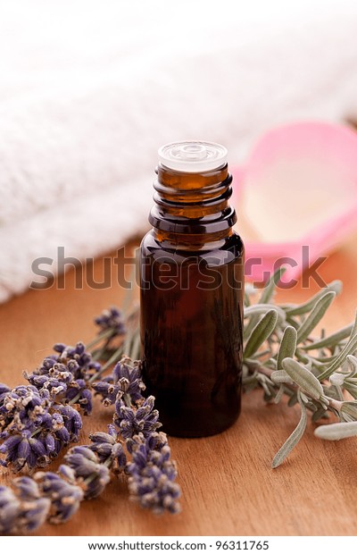 Lavendel Parfum Bottle Towel Stock Photo Edit Now