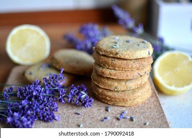 Lavendel-Kekse sind im Sommer perfekt 