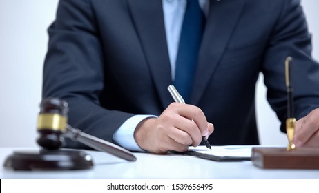 Lawyer Singing In Documents, Filling Court Records, Job Responsibilities