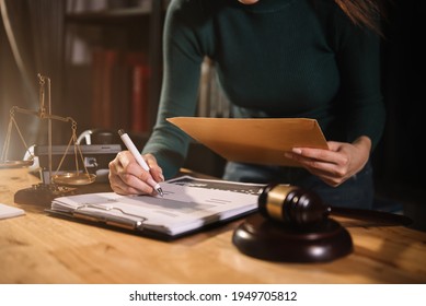 Lawyer Singing In Documents, Filling Court Records, Job Responsibilities In Office.