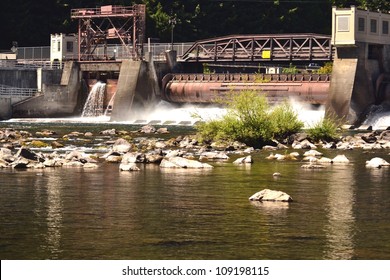 Leaburg Fish Hatchery Dam